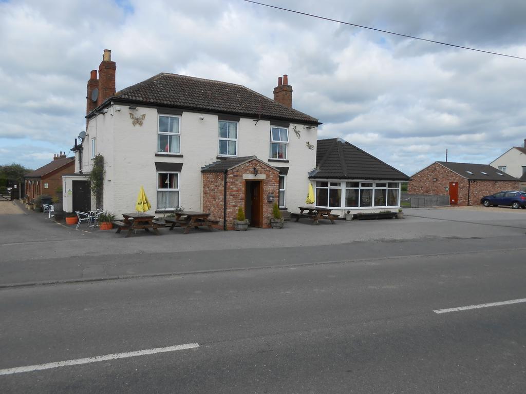 Fox And Hounds Country Inn Willingham  Exterior photo