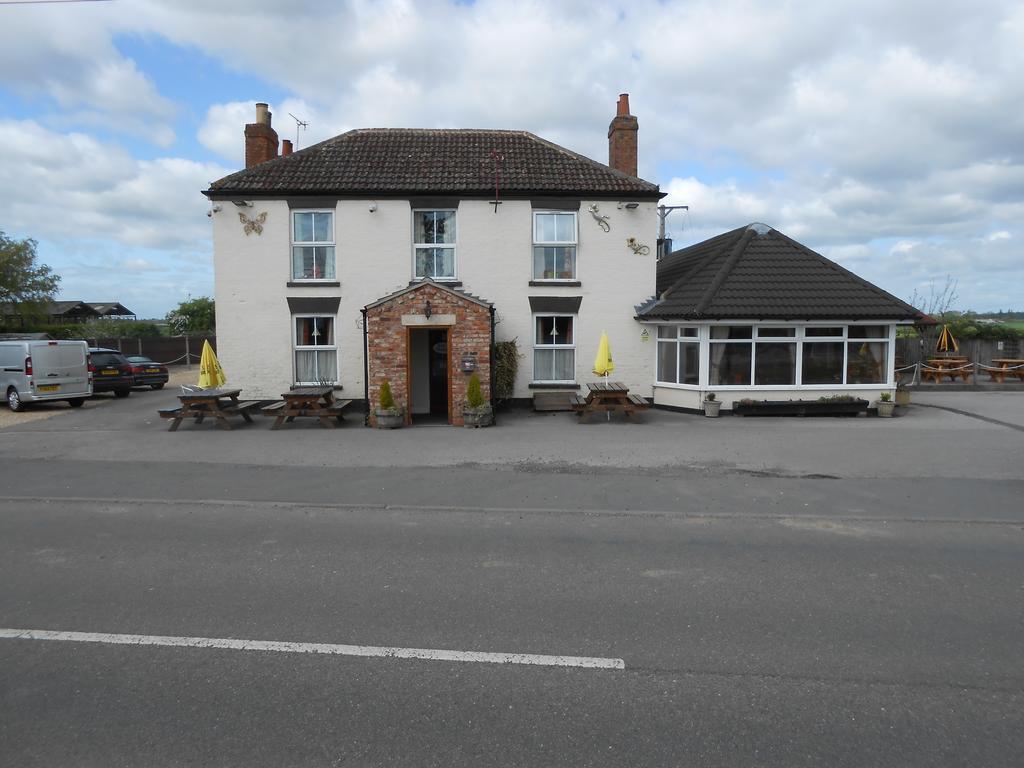 Fox And Hounds Country Inn Willingham  Exterior photo