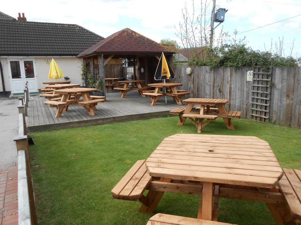 Fox And Hounds Country Inn Willingham  Exterior photo